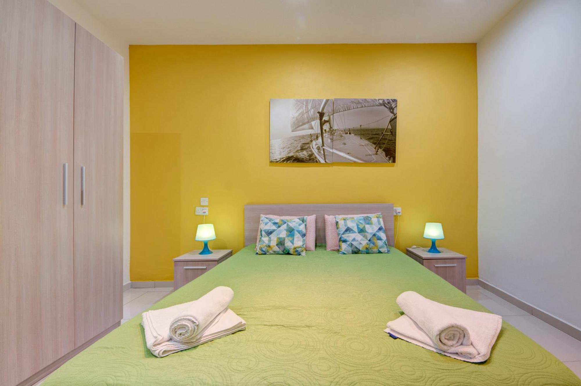 Sapphire Residences - Apartments & Penthouse In Central Sliema By Shortletsmalta Esterno foto