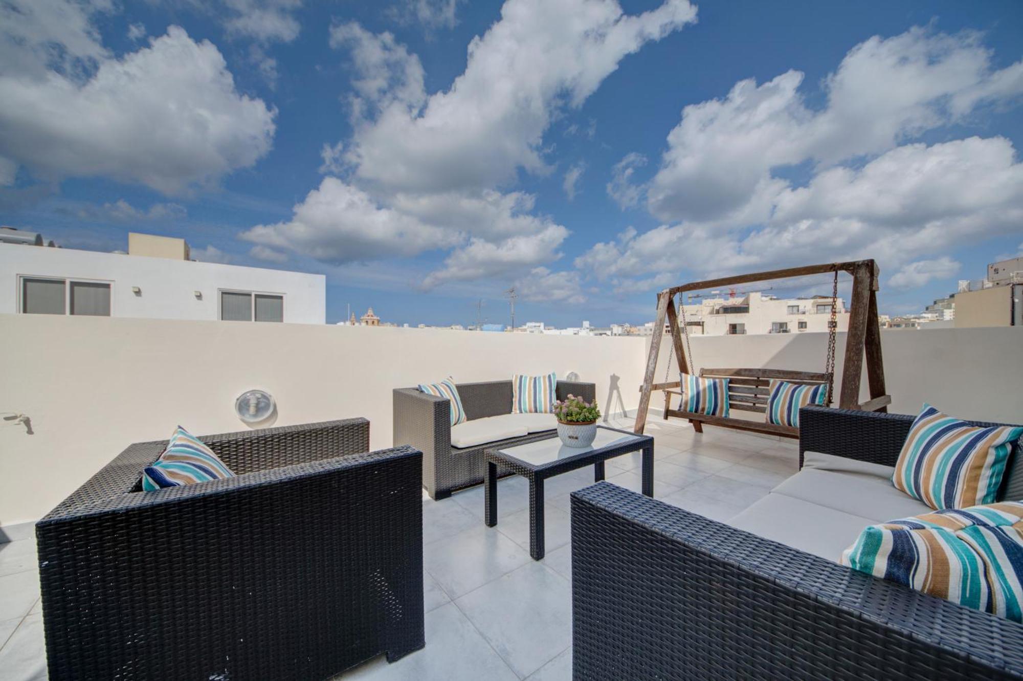 Sapphire Residences - Apartments & Penthouse In Central Sliema By Shortletsmalta Esterno foto