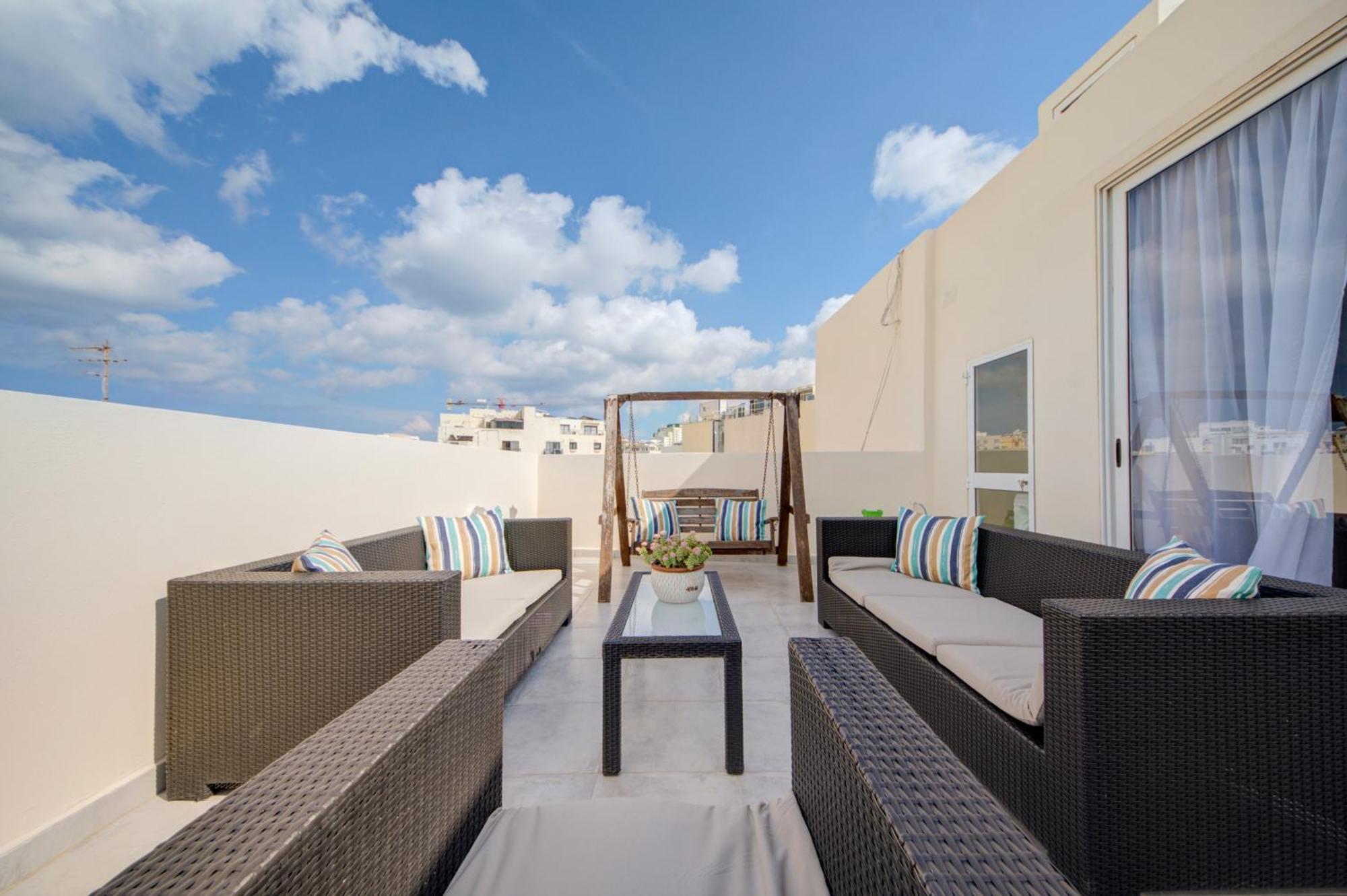 Sapphire Residences - Apartments & Penthouse In Central Sliema By Shortletsmalta Esterno foto
